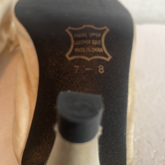 Vintage Victoria’s Secret gold label heels bows boudoir satin white size 7 8 7.5 - Picture 7 of 9